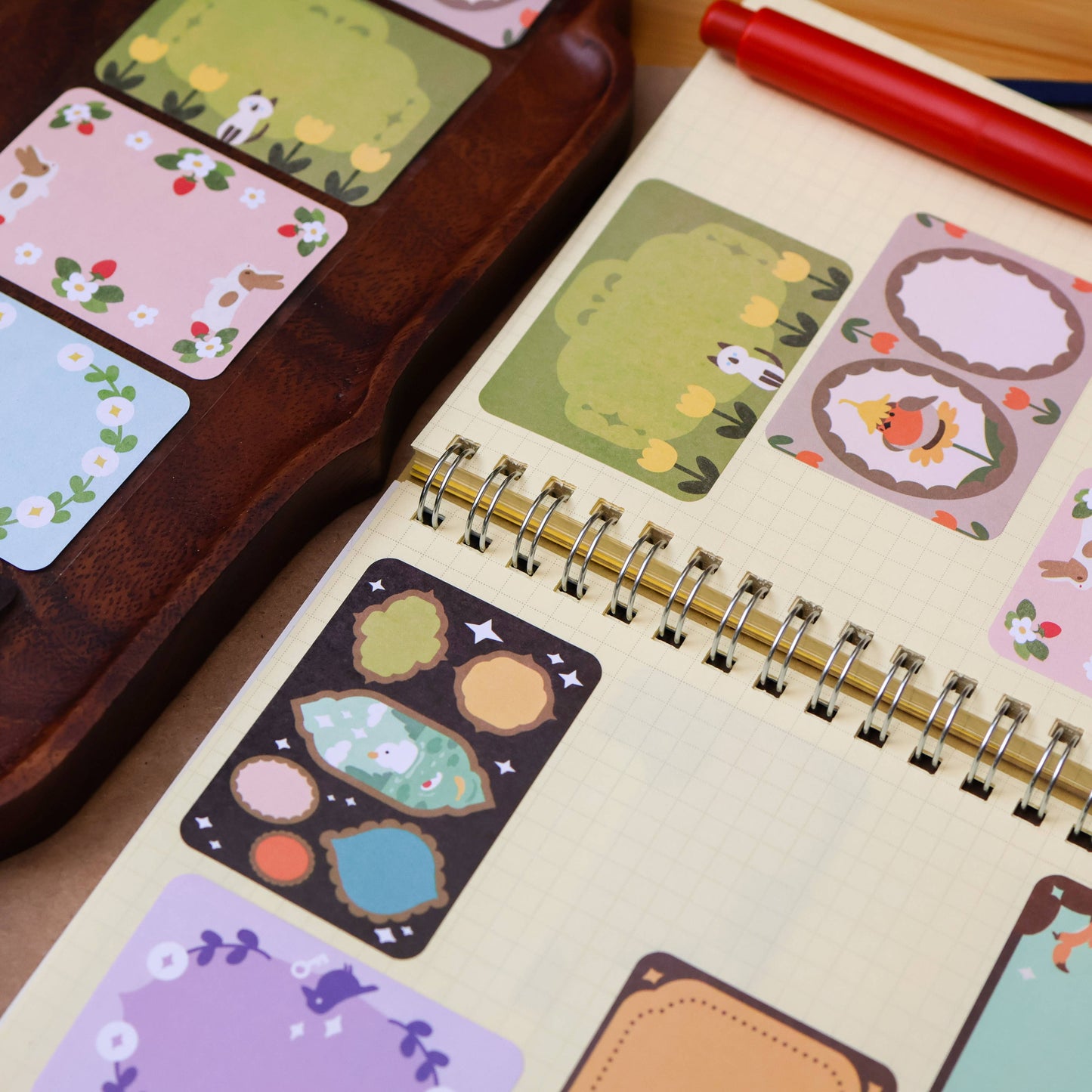 Paper Roll Labels - Retro Frames