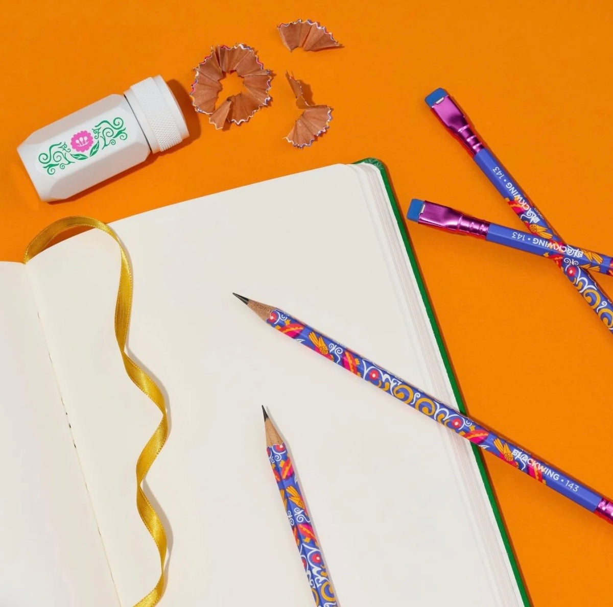 Blackwing Volume 143 - Frida Kahlo Notebook Essentials Set