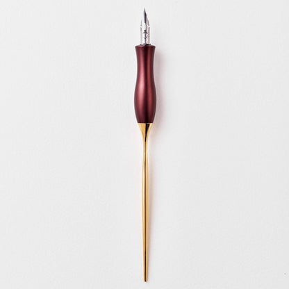Calligraphy pen with oblique nib, burgundy handle and gold barrel