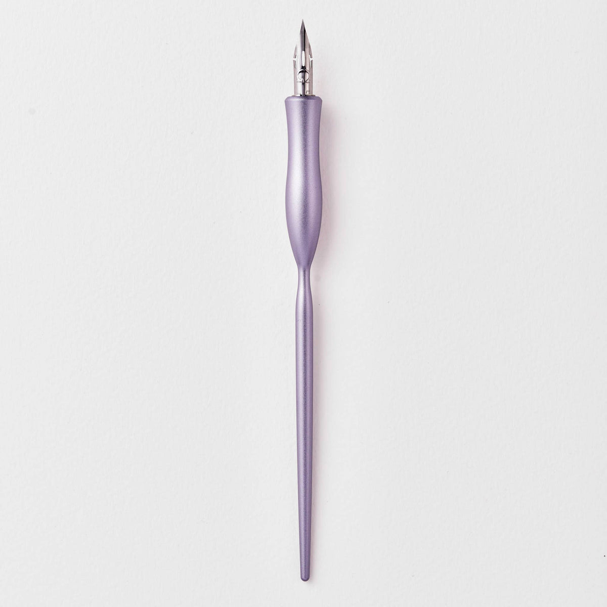 Flourish calligraphy pen with light lilac body and gold nib