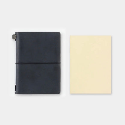 TRAVELER’S notebook - 006 Free Diary Monthly (Passport Size)