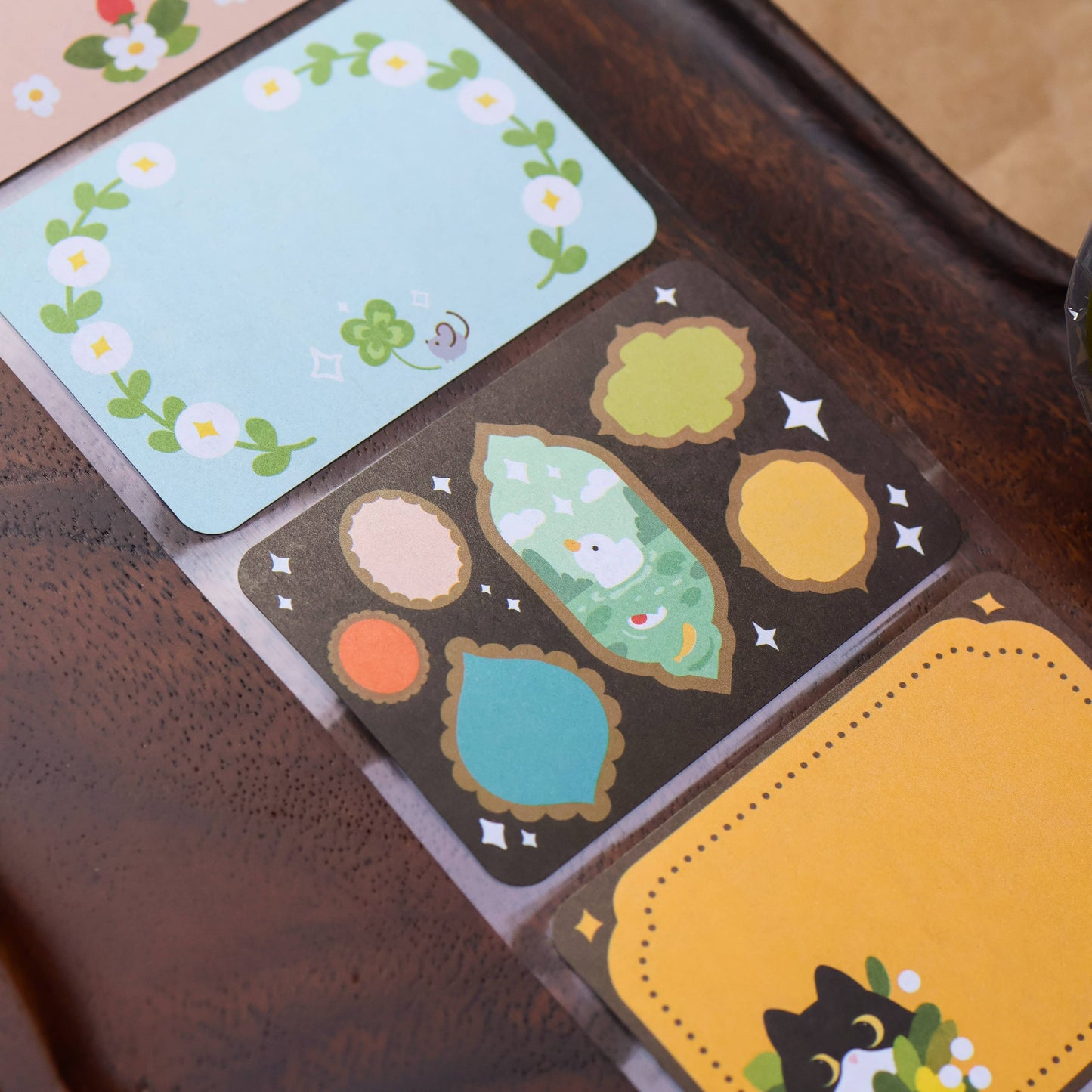 Paper Roll Labels - Retro Frames